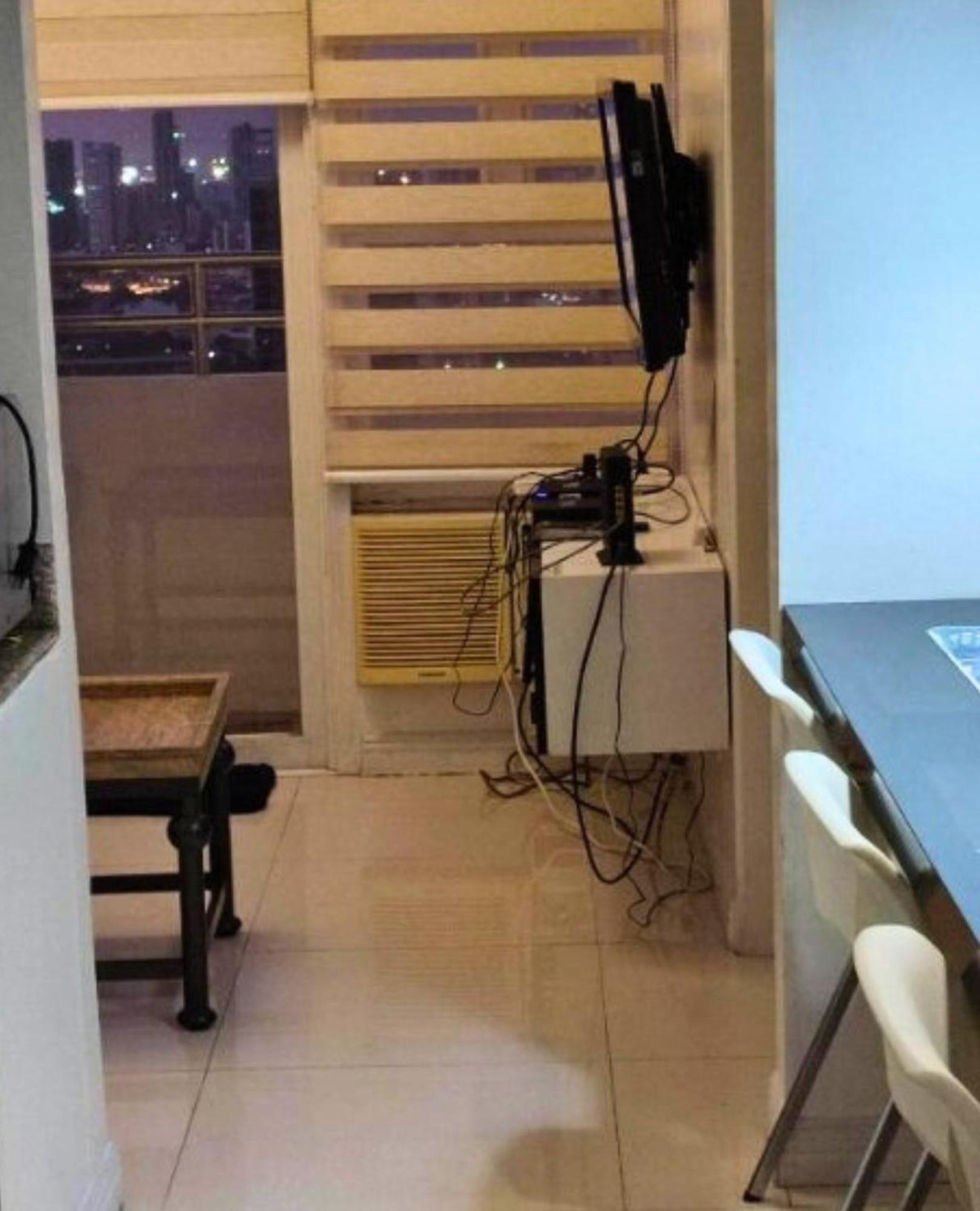 Near Us Embassy X Free Unlimited Pool, Massage & Sauna Access X Promo Month! Explore Deluxe W Balcony In Perfectly Situated Near Naia Airport, Heart Of Updated 2025 Price For Your Unforgettable Ultimate Staycation Experience