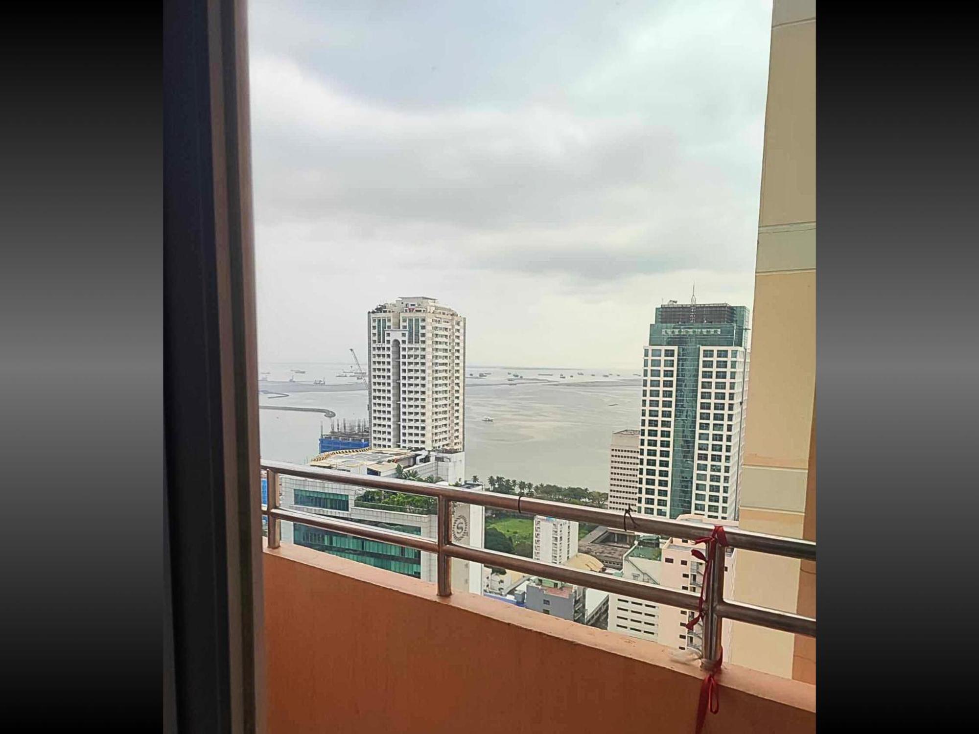 Near Us Embassy X Free Unlimited Pool, Massage & Sauna Access X Promo Month! Explore Deluxe W Balcony In Perfectly Situated Near Naia Airport, Heart Of Updated 2025 Price For Your Unforgettable Ultimate Staycation Experience 5* Manila